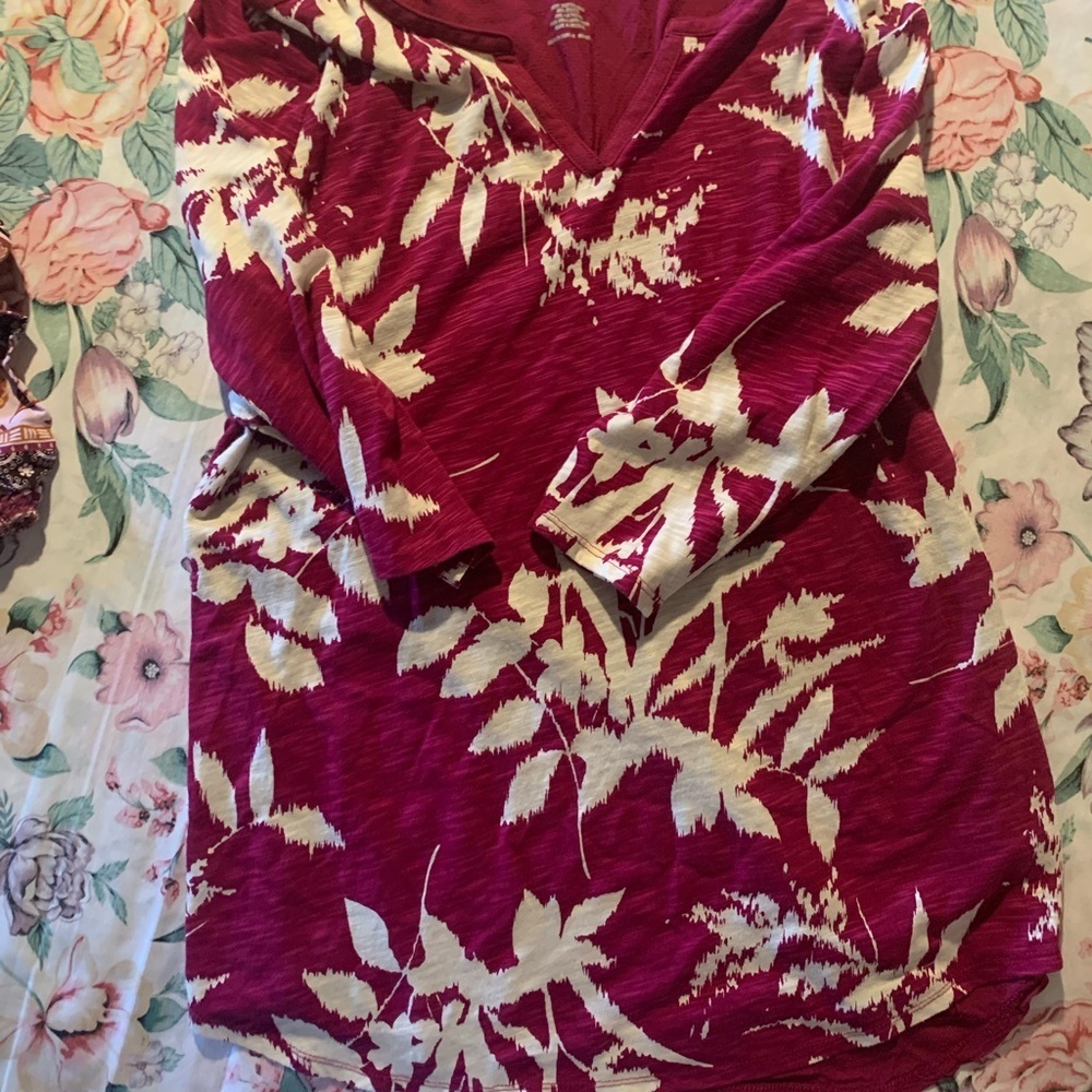 St. John's Bay Burgundy and Cream Floral Tunic Size Small